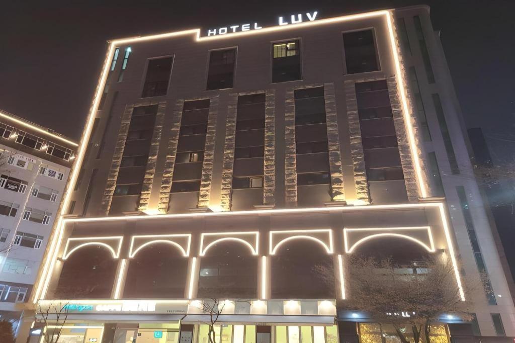 אינצ'ון Business Design Hotel Luv מראה חיצוני תמונה