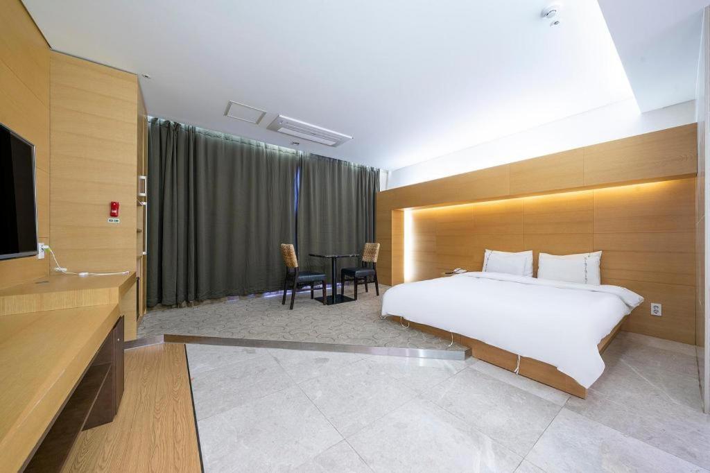 אינצ'ון Business Design Hotel Luv מראה חיצוני תמונה
