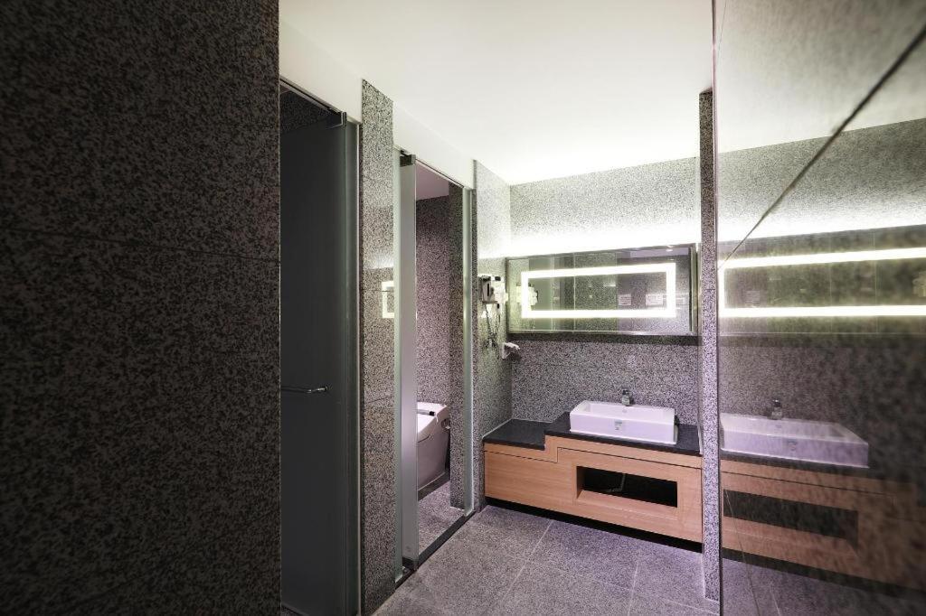 אינצ'ון Business Design Hotel Luv מראה חיצוני תמונה