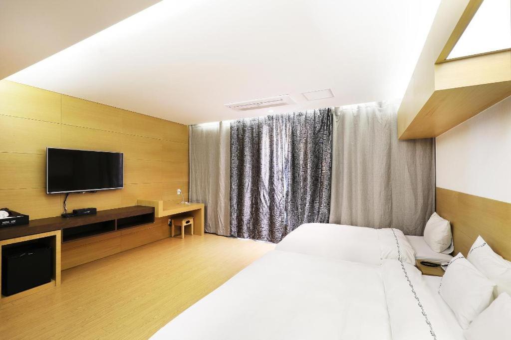 אינצ'ון Business Design Hotel Luv מראה חיצוני תמונה