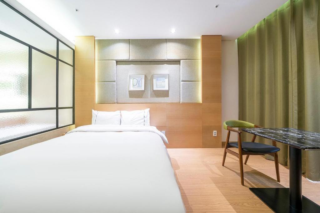 אינצ'ון Business Design Hotel Luv מראה חיצוני תמונה