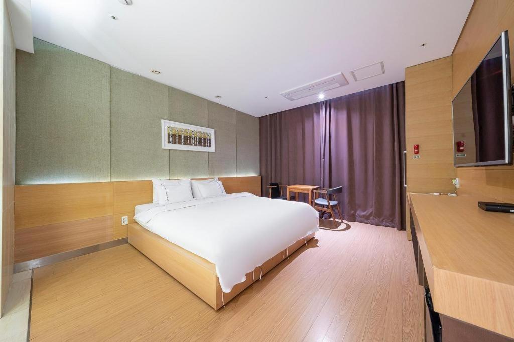 אינצ'ון Business Design Hotel Luv מראה חיצוני תמונה