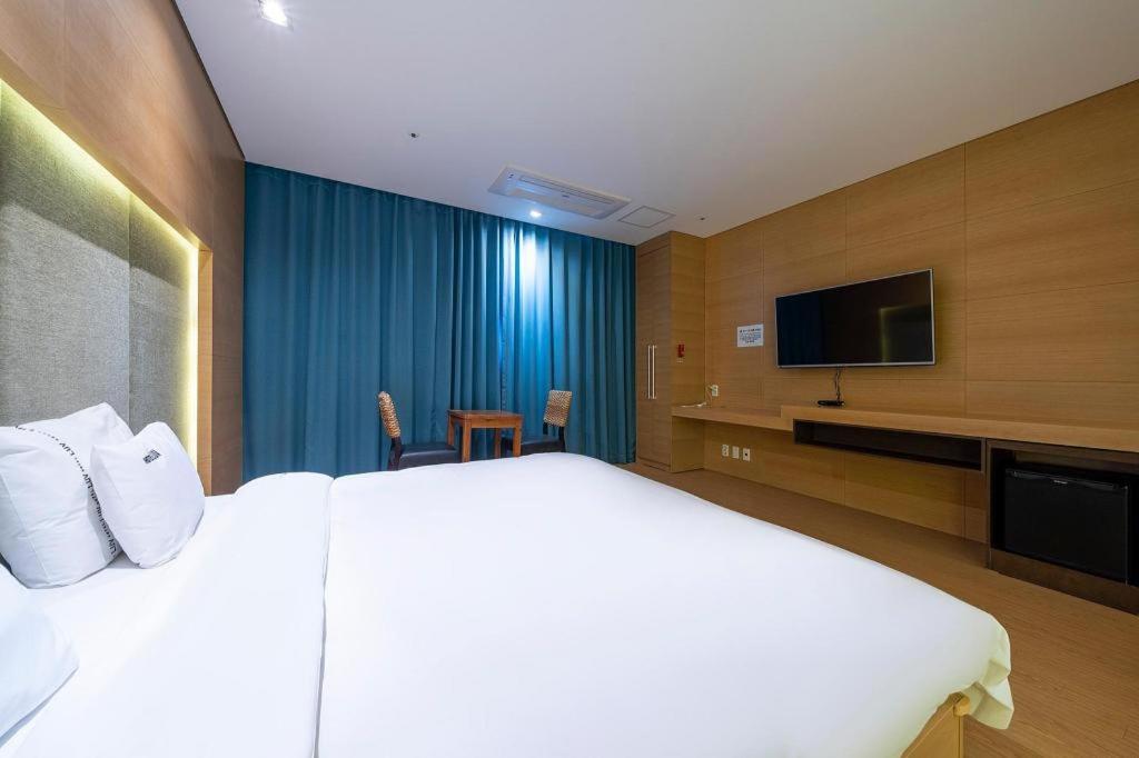 אינצ'ון Business Design Hotel Luv מראה חיצוני תמונה