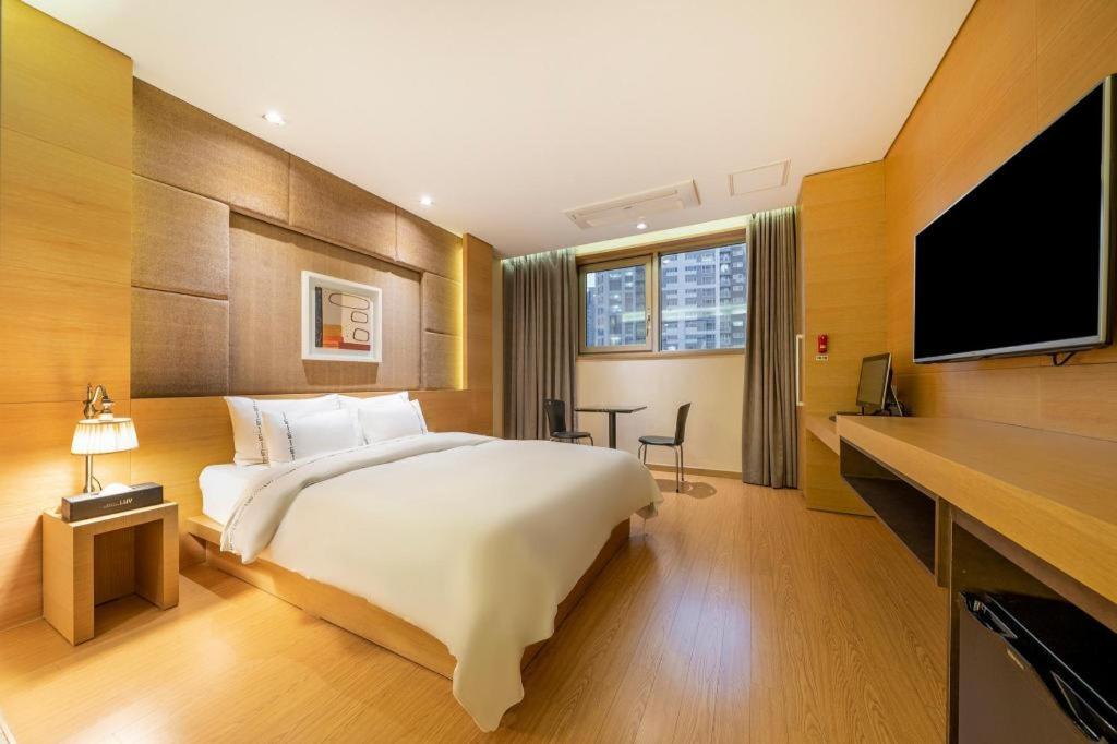 אינצ'ון Business Design Hotel Luv מראה חיצוני תמונה